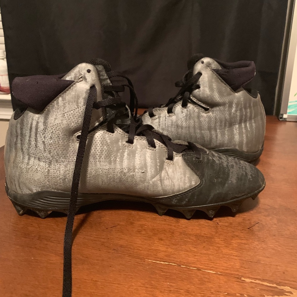 Football cleats